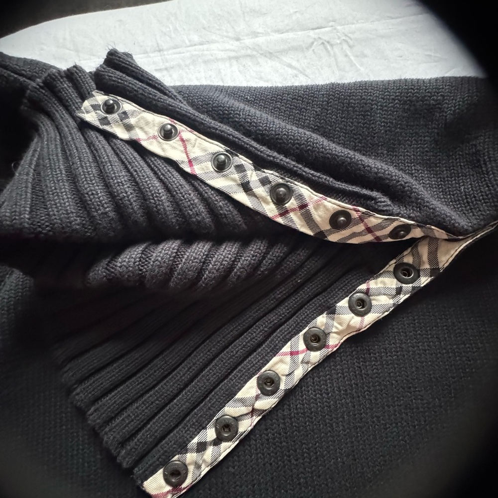 Burberry Black Cowl Neck Sleeveless Sweater like new - Picture 5 of 9